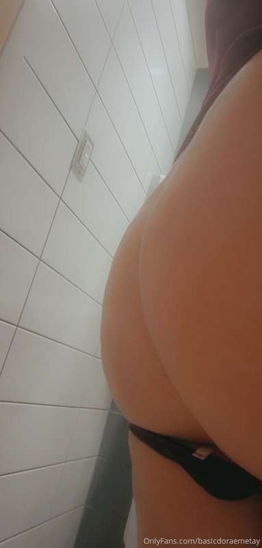 Watch me fuck myself at work, some much needed stress reliev..