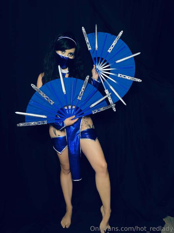 Que bien me la pasé en la E-X amé ser Kitana para ustedes le..