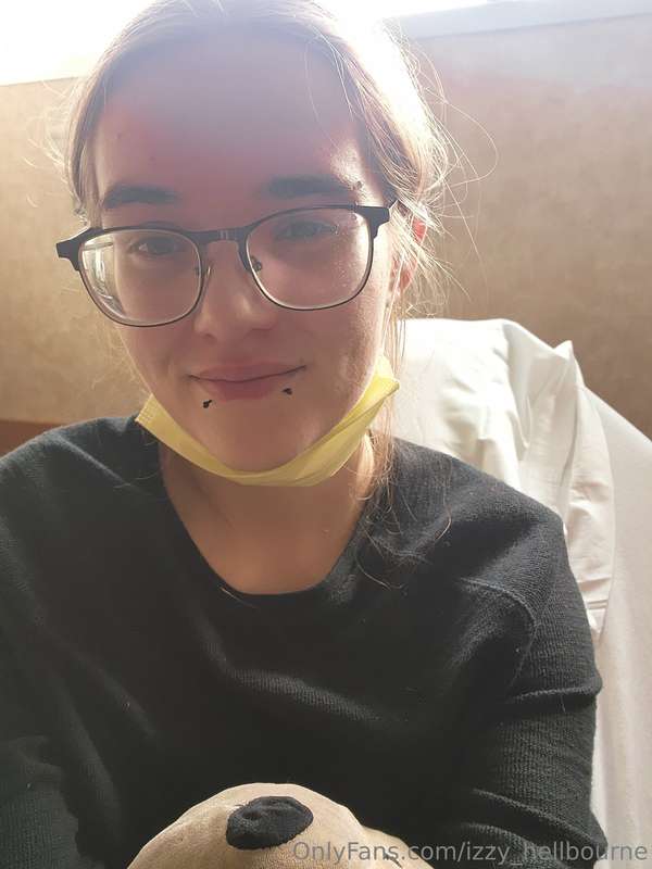 🚑Sexy sick pics from the docs office🚑I'm ok, lol just had so..