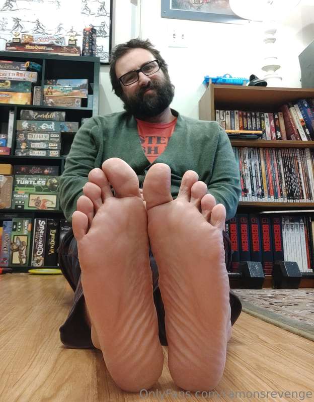 Time to smell my stinky soles!