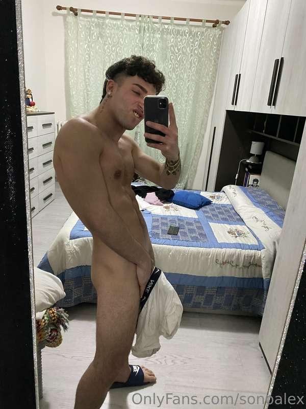 Chi viene a sfilarmi le mutande?