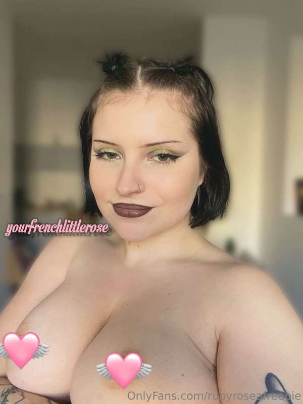 ## 🥀 ***Subscribe to your French baby girl*** 🥀 oh oui chéri..