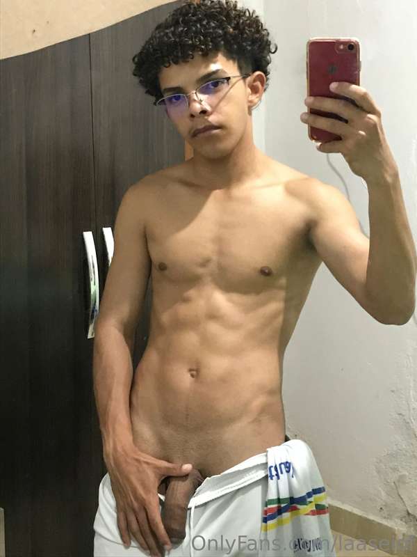 Queria um amiguinho da escola pra foder gostoso 😩😩🔥