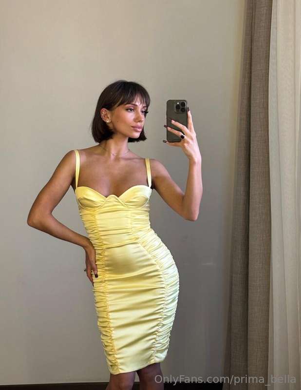 I feel like I’m in a movie. This outfit is my little story! ..