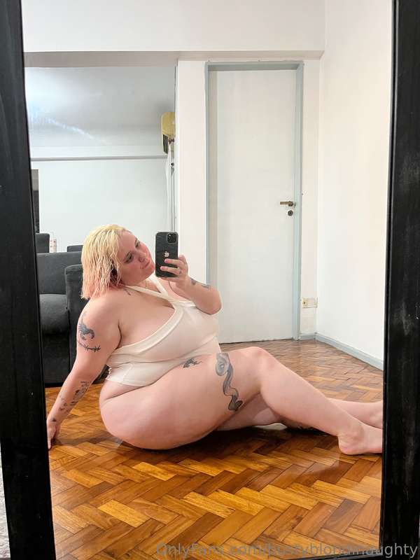 bustyblondinaughty