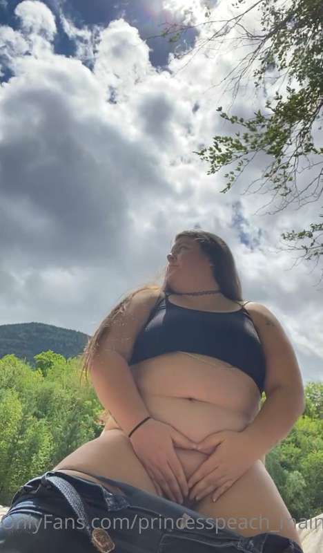 Summer is cumming and so am i. Found a cute spot last summer..