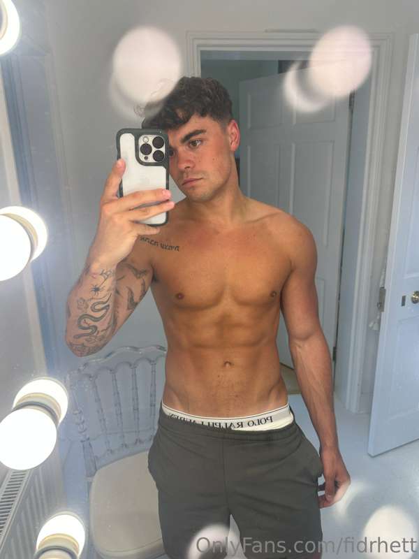 u're bored, i’m trouble. connect the dots 😏https://onlyfans...