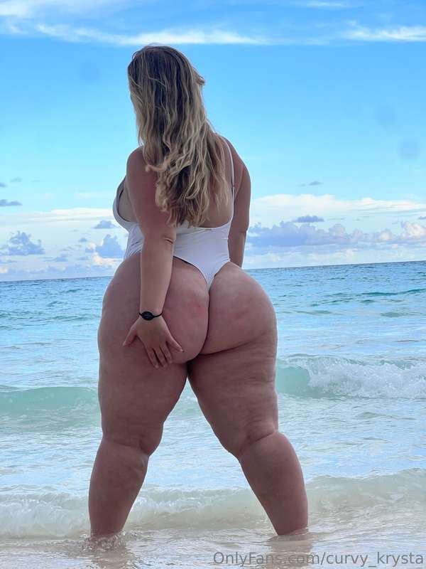 curvy_krysta