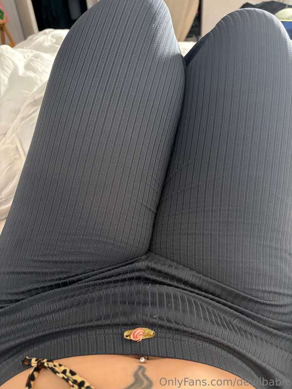 Need a hand peeling off those leggings 😉