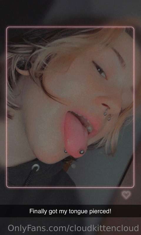 I got my tongue pierced yesterday 😈🥰