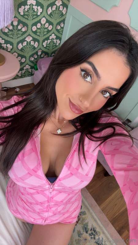 .. are you still awake? Cum chat with me 😈