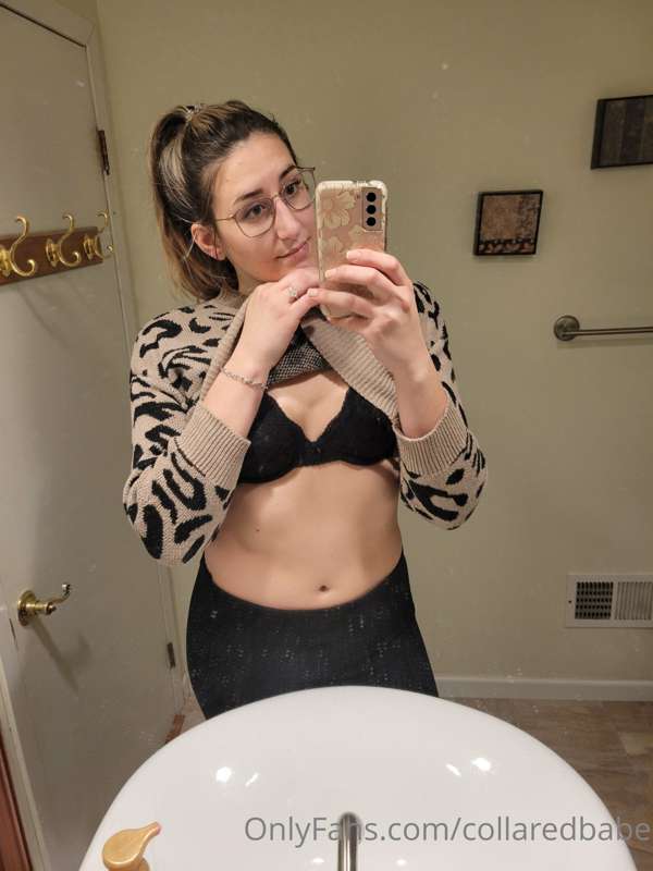 collaredbabe image #0