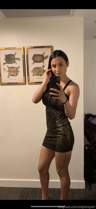 You like me on a dress? It’s very slutty would u take me on ..