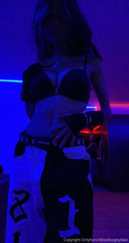 Installed some LED lights in my room🥵💦