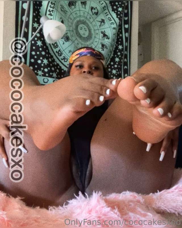 I think my feet are pretty asf actually 🥰
•
Spoil me in pedi..