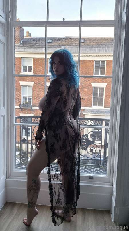 The booty curvy tho