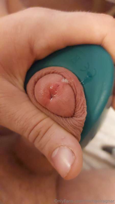Edging to much with lovense I was to horny to keep that cum ..