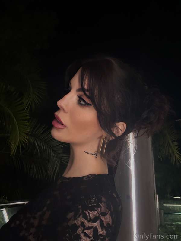 am I your dream girl?? 