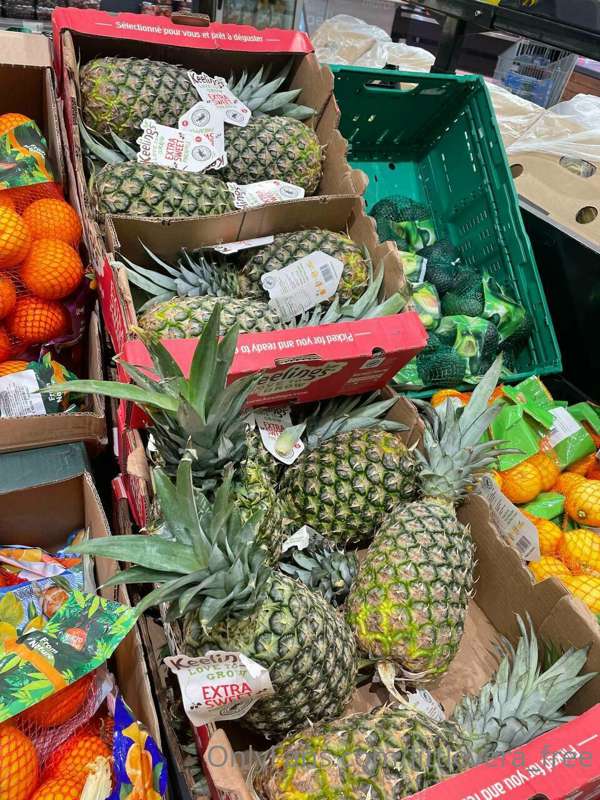 The fruit in Rumania is not as cheap and cool as in Sri Lank..