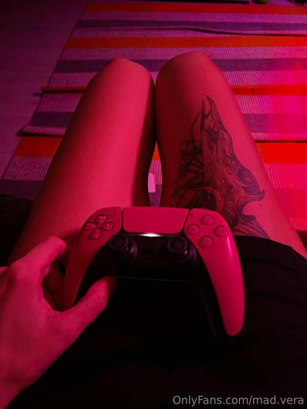 Are you willing to serve at my feet while I play? 🎮
