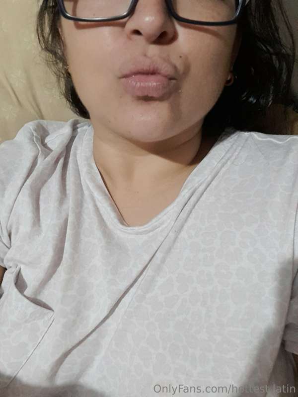 good night kiss 🙂 dream with me.

Tip me and I send you a ki..