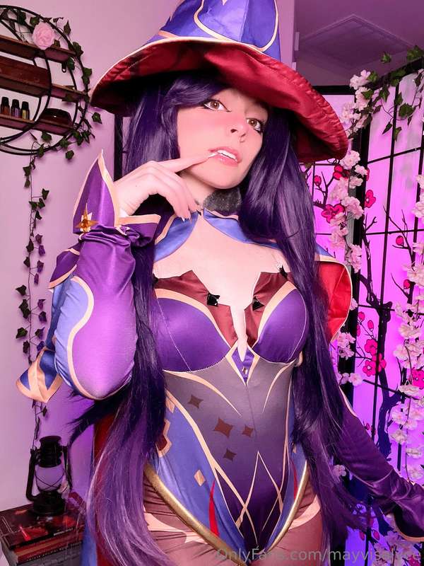 It is my first time trying out a Genshin Impact cosplay 😅 So..