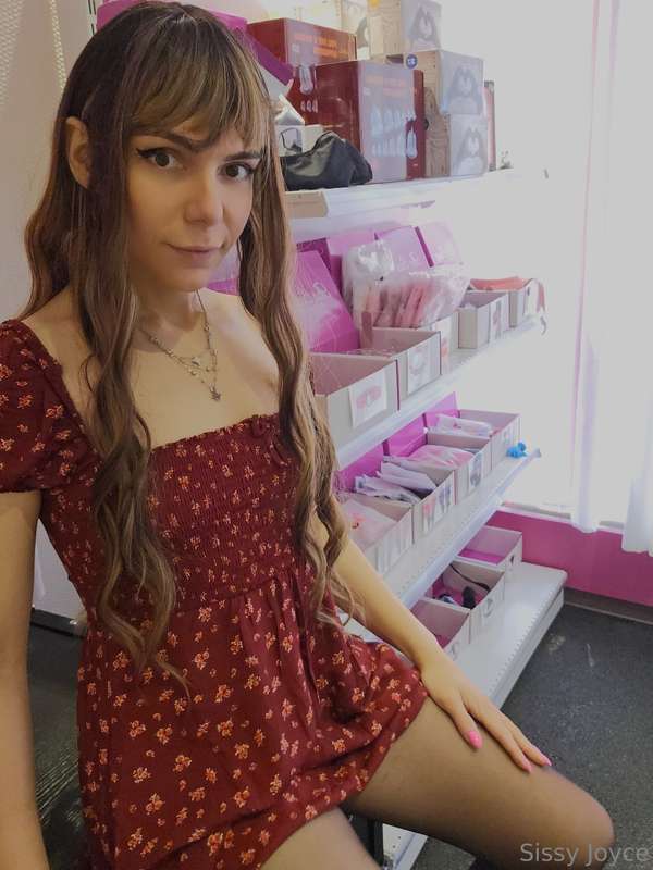 LIFE UPDATE-----------------------I love this dress :-) Toda..