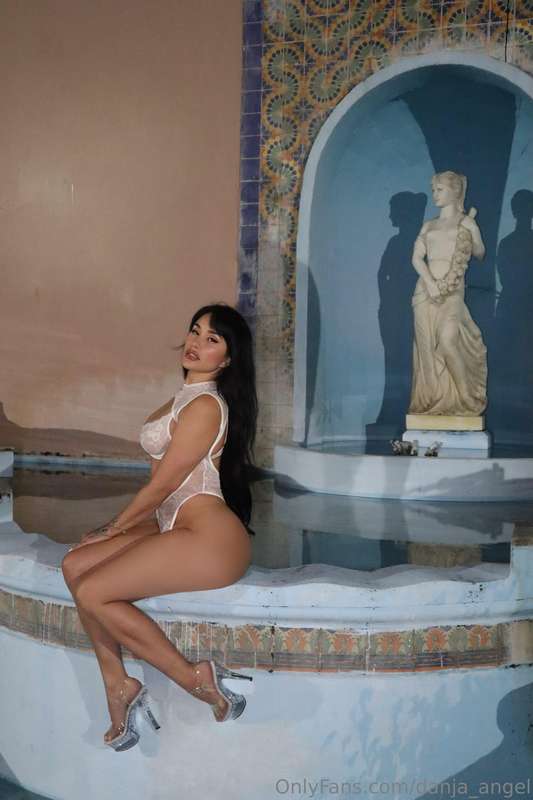 Statues aren’t the only work of art here 😏