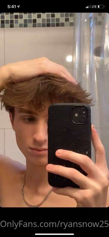Here’s a gift from me to you! @luke.bi.18 is just the most b..