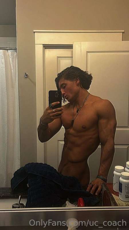 Hey everyone go follow my gym bro @stanyo  He got some 🔥 con..