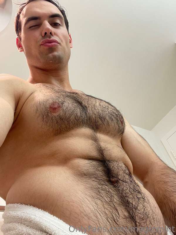 😈