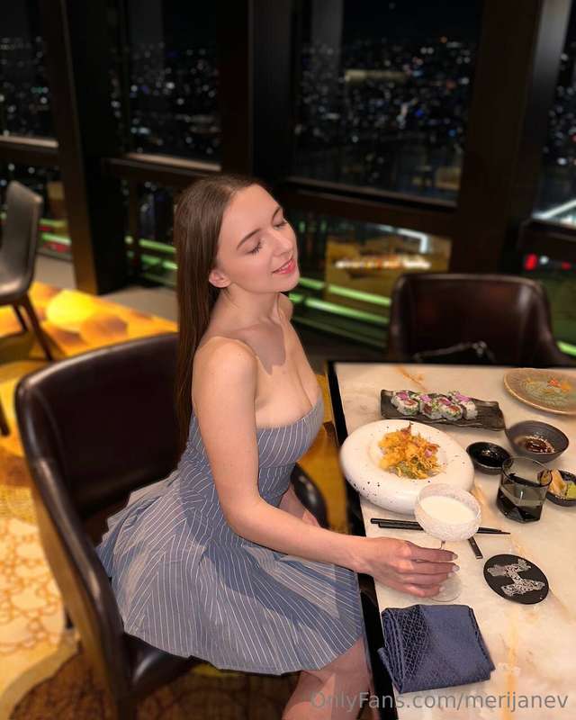 What's in the plate?😄