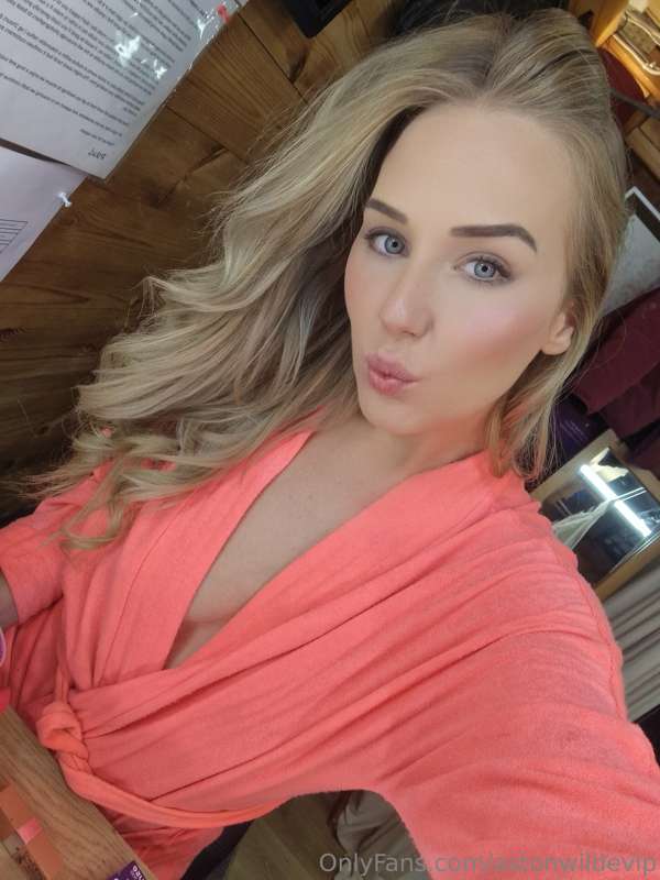 I'm ready for a kiss 💋💋💋