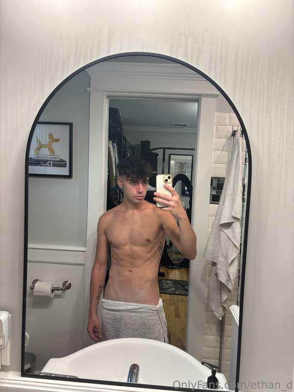 Pull down the towel and suck it 😜