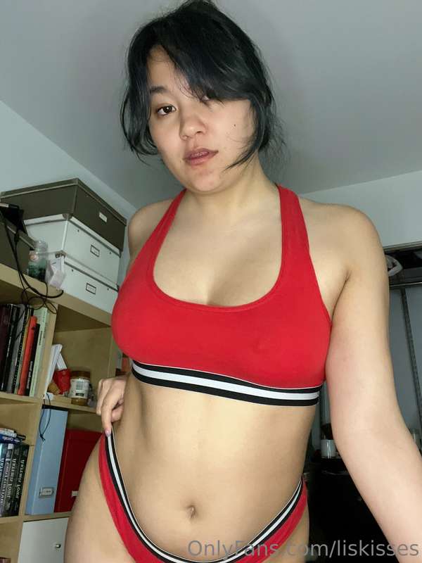 I went for a sporty look for all the exercise we’re going to..