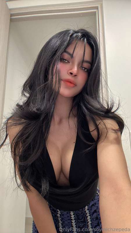 Happy Friday 🖤