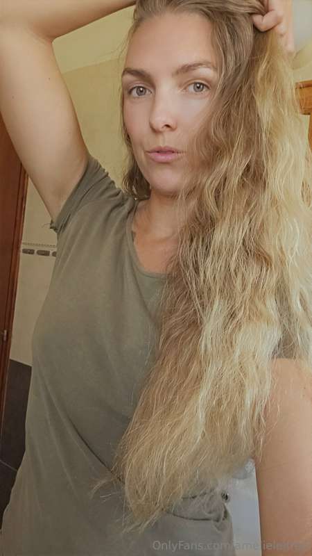 Guten Morgen 😘😘
lass uns zusammen unter die Dusche springen ..