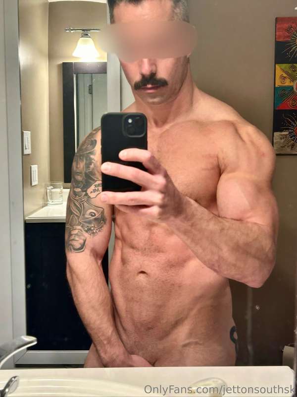 chiselled43