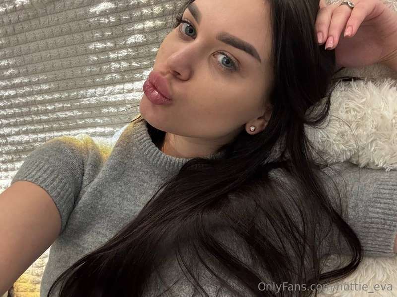 What color are my eyes?😁😁🧚