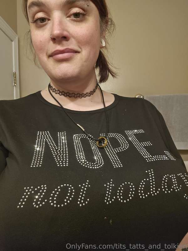 tits_tatts_and_tolkien