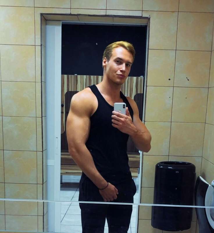 After gym… should we do workout together? 😍