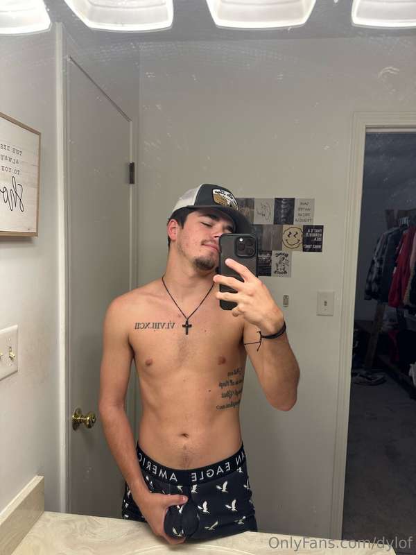 Will you be my valentine😉   Check messages tonight🥵