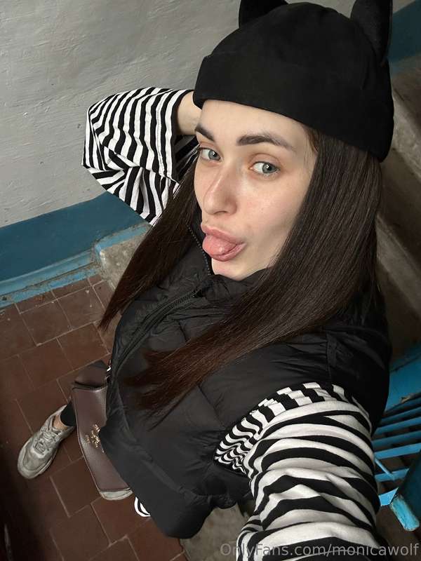 monicawolf