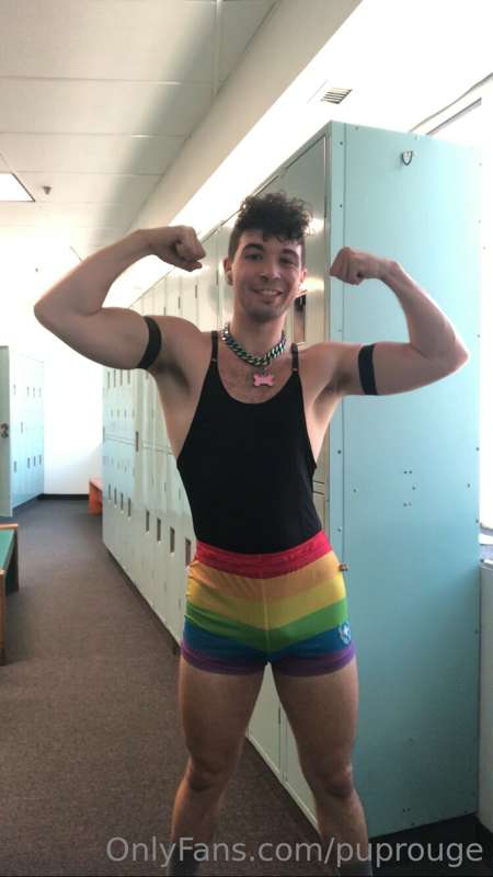Muscle fag for your pleasure