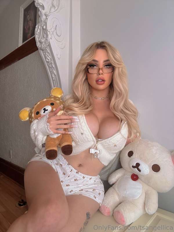 Wanna come cuddle with us? 🎀🧸💕 Spoil me if your answer is YE..