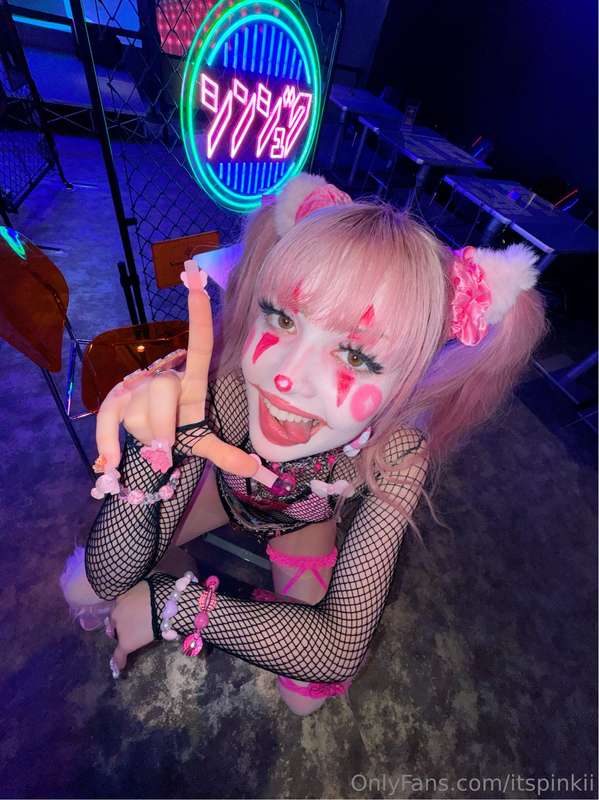 Who's gonna be a good little gooner for clown Pinkii today? ..