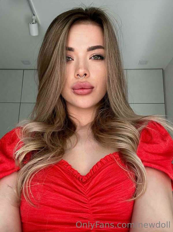 Red suits me so well I just love it💕