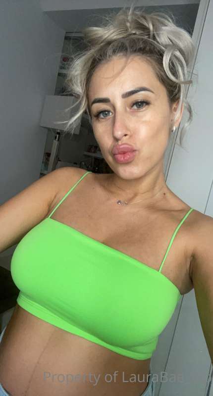 Hi there, join my vip @laurabae_vip