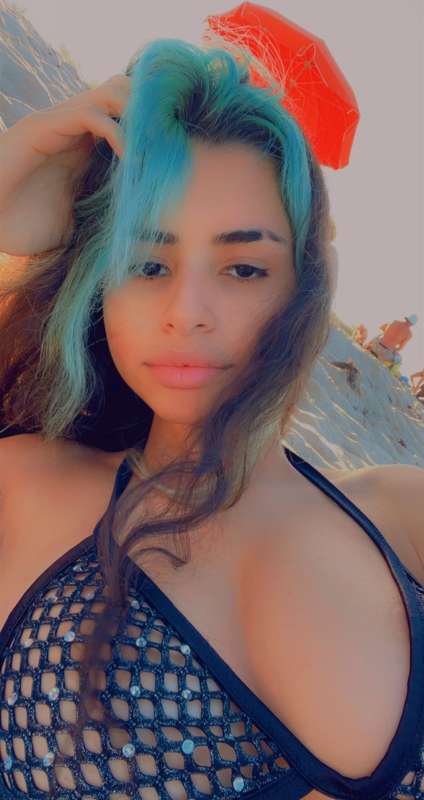 Who's up for some fun?💦
