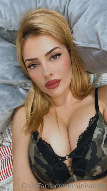 I don’t need words… just your breath against mine 🔥🥵